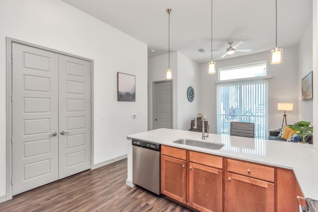 U4 Penthouse Downtown Houston Apartment Exterior photo